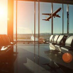 Expatriation : faut-il vendre ou louer quand on quitte la France ?